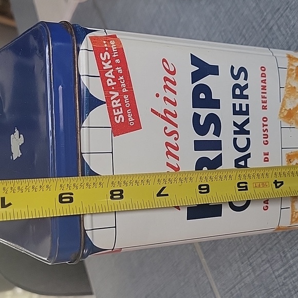 Vintage Sunshine Krispy Cracker Tin. 14.5 Ounces. Good Condition. - Picture 14 of 15